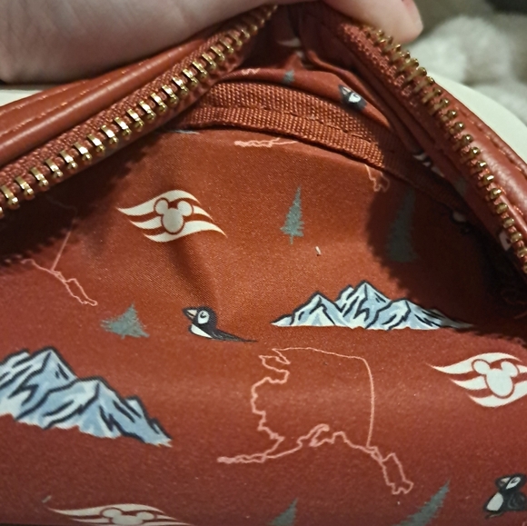 Loungefly 2025 Disney Cruise Line DCL Alaska Minnie Mouse Backpack NWT - Picture 2 of 4